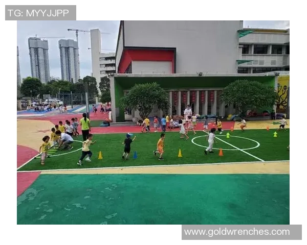 阳春足球球星闪耀赛场展现团队精神书写拼搏与荣耀传奇